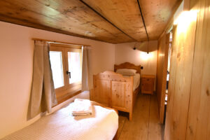 tga_franzestg_riom_savognin_holiday_house_22_family_room_LOW